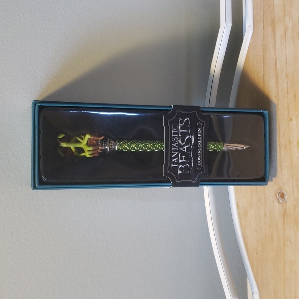 Bowtruckle Pen - Fantastic Beasts - The Noble Collection